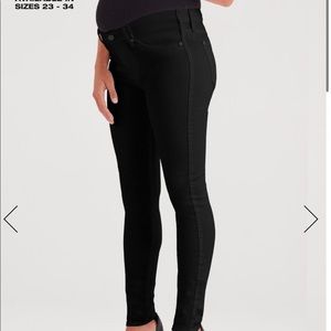 Maternity b(air) Denim Ankle Skinny in Black